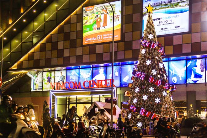 Cây thông Noel trung tâm