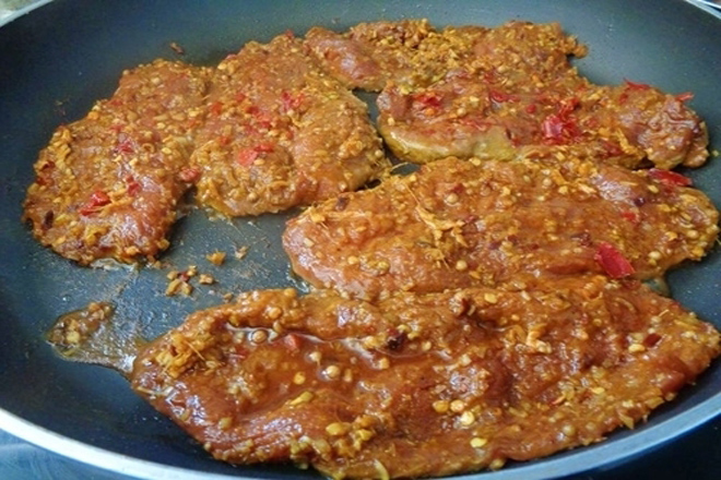 cách rim thịt bò khô