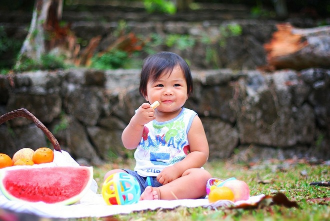 tập cho bé ăn dặm