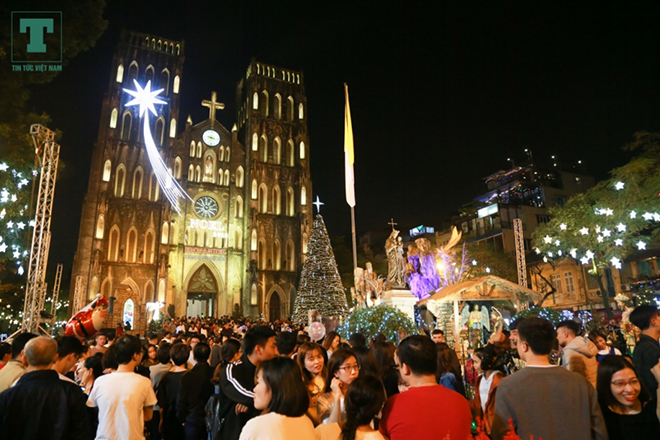 Noel Hà Nội ấm cúng