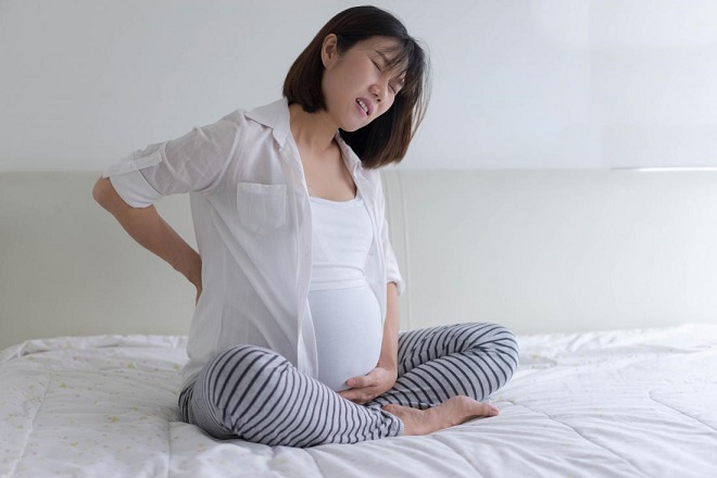 mẹ đau lưng khi thai 36 tuần