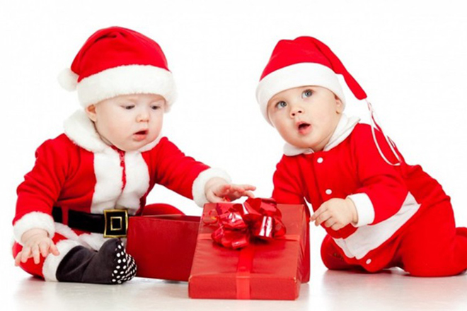 Quà Noel cho bé bộ đồ ông già Noel