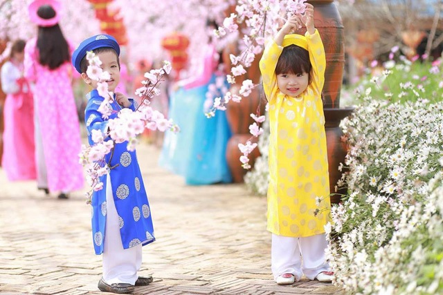 áo dài tết cho bé