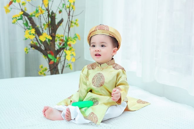 Áo dài tết cho bé