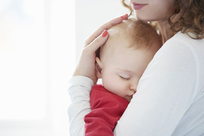 Cai sữa bé trước 1 tuổi