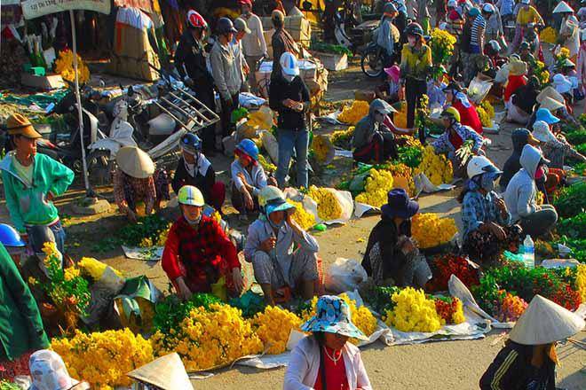 Đi chợ Tết