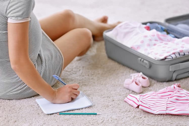 Chuẩn bị đồ đi sinh