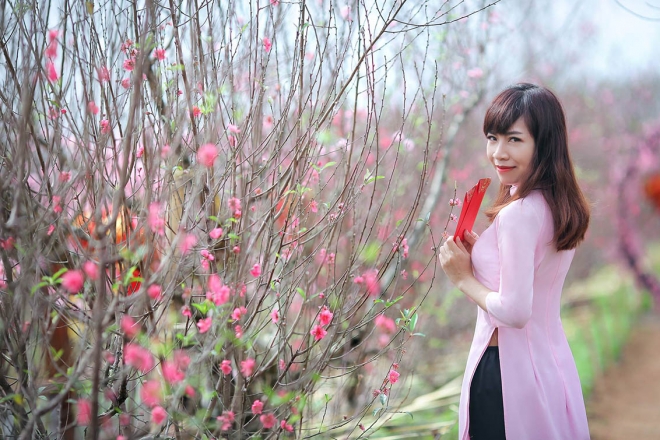 trang phục màu hồng