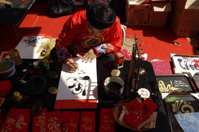 Tranh thư pháp treo Tết