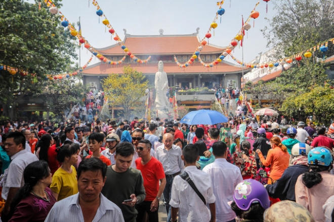 người lễ chùa
