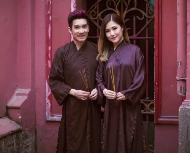 áo dài nam đi lễ chùa