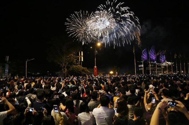 khi di xem phao hoa nen de phong trom cap