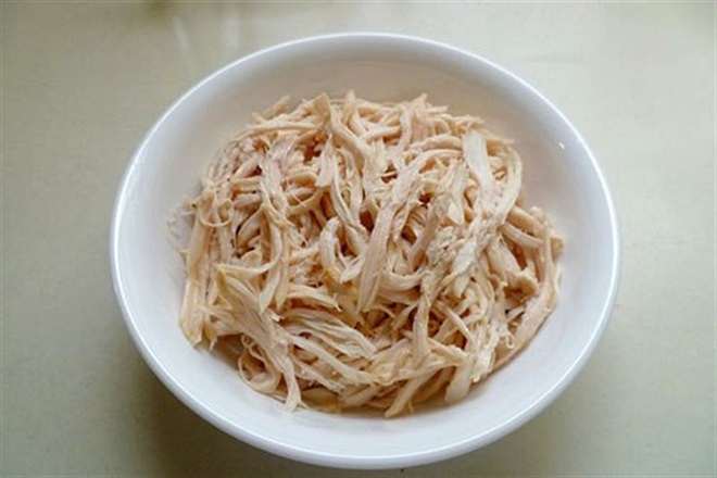 xé nhỏ thịt gà