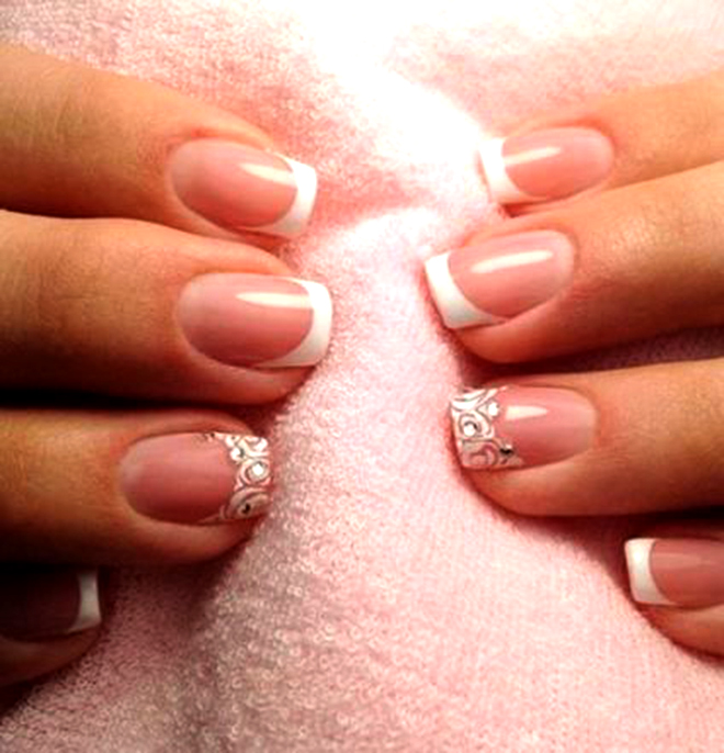 Nail Tết 2020 đính đá viền móng