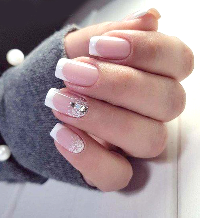 Nail Tết đính đá nửa móng