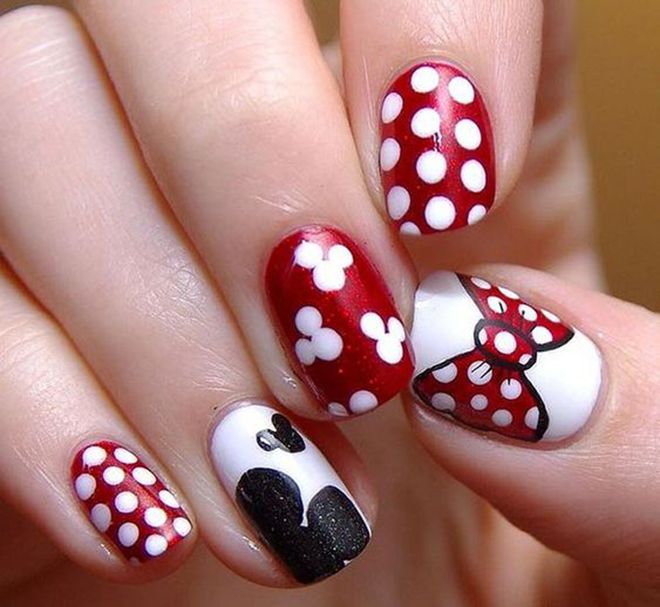 Nail đỏ nơ và đầu Mickey