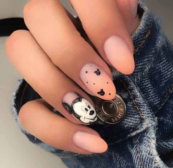 Nail Mickey pastel cam nhạt