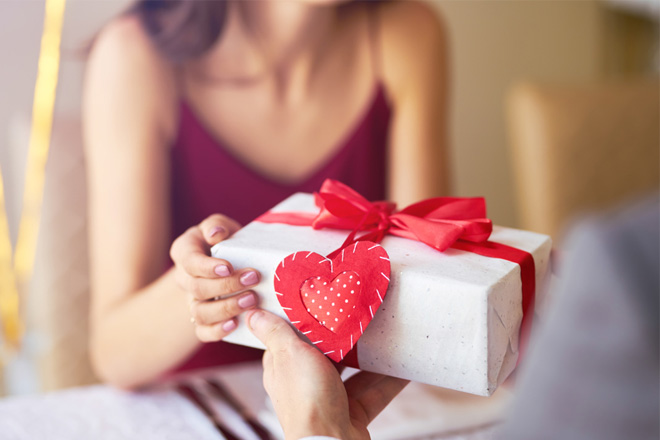 14 tháng 2 nên tặng quà gì dưới sapo