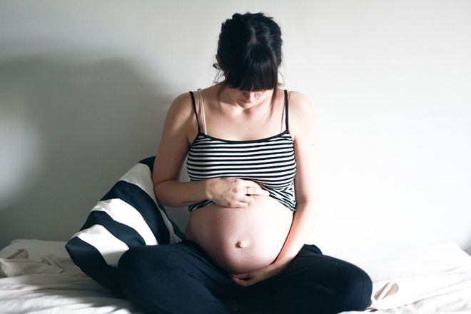 Bà bầu ra dịch nhầy âm đạo