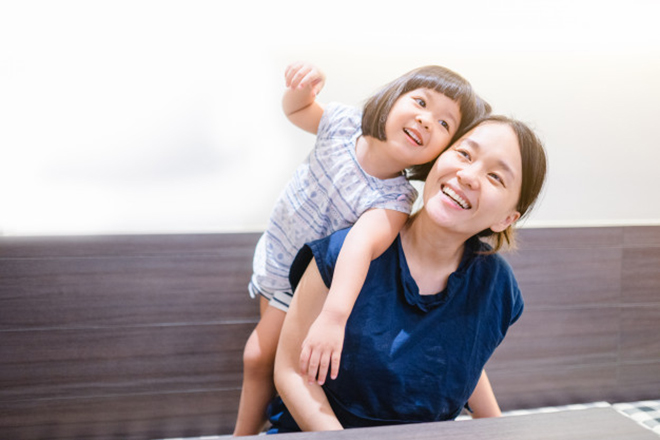 Mẹ vui cùng con gái
