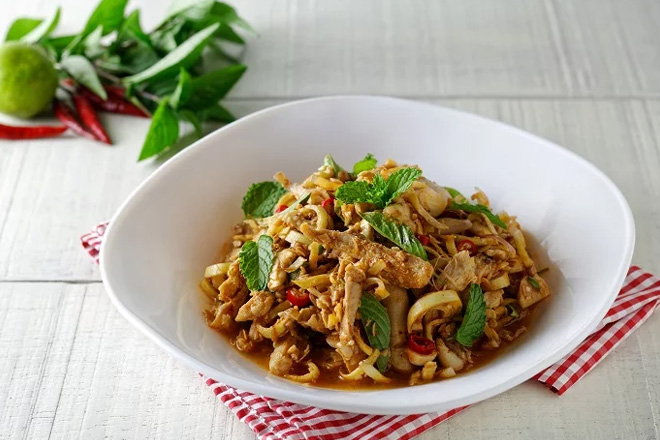 Nộm hoa chuối thịt gà