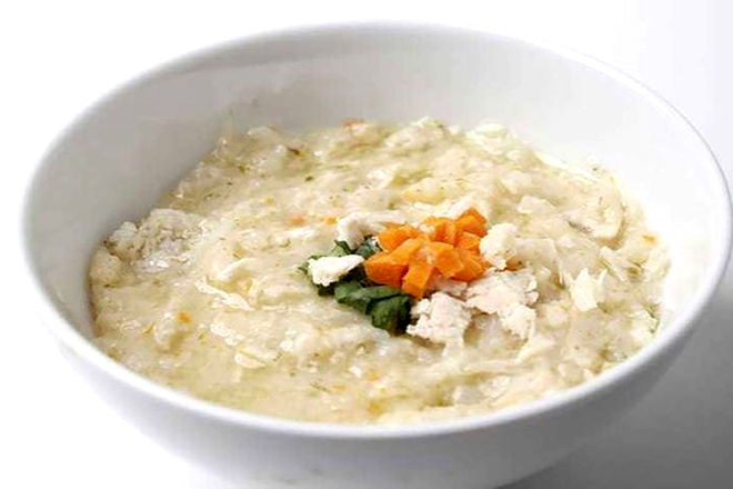 Cháo gà cà rốt rau bina