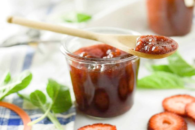 Mứt dâu tây