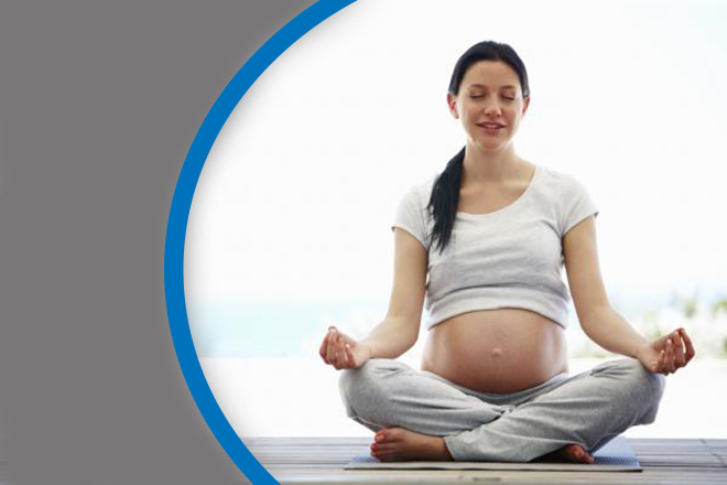 Bà bầu ngồi thiền