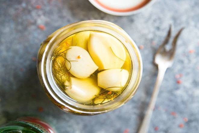 Tỏi ngâm giấm đơn giản