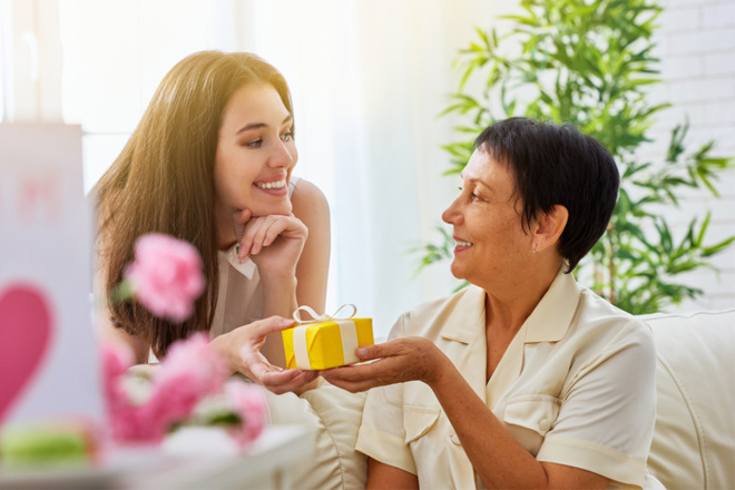 Nên tặng món quà gì cho mẹ vào ngày 8 tháng 3 đây