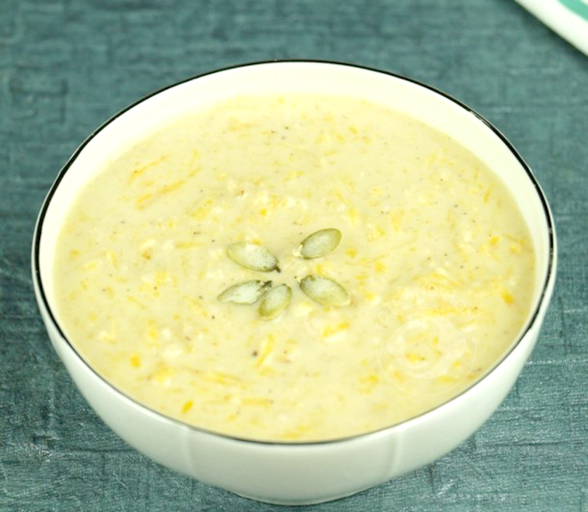 Cháo yến mạch bí đỏ cho bé ăn dặm