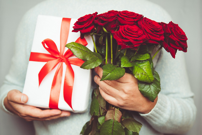 Tặng quà 8 3 cho bạn gái hoa tươi