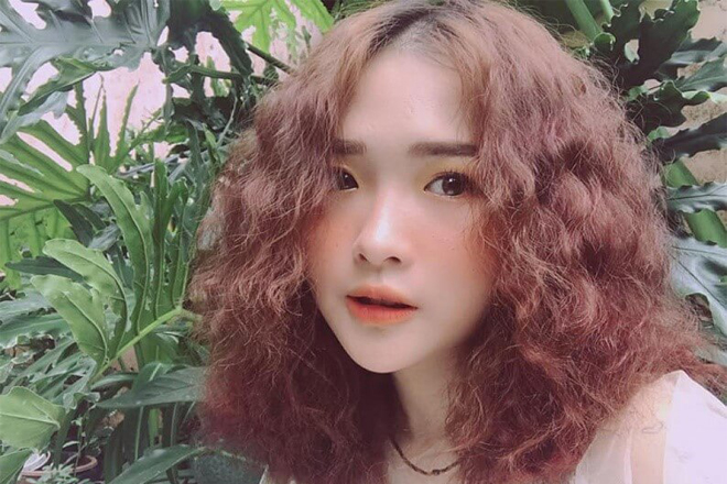 Tóc xù hợp với khuôn mặt nào đây