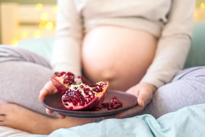 Bà bầu cầm địa lựu
