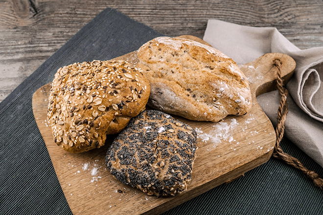 Bánh mì từ ngũ cốc nguyên hạt