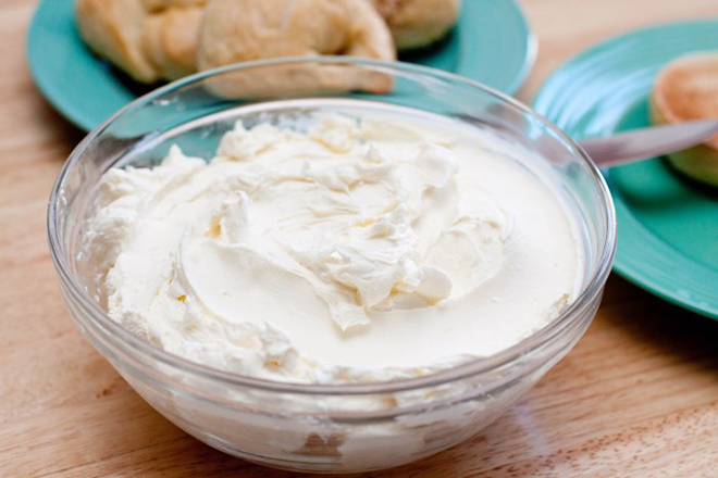Cream cheese màu trắng