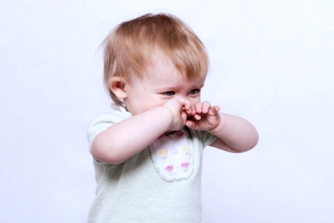 Bé sơ sinh bị nghẹt mũi