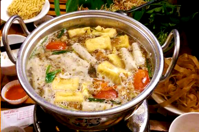 Lẩu riêu cua Ngõ 8