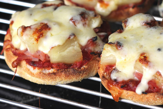 Pizza muffin dứa thịt nguội