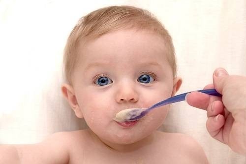 Khẩu phần ăn giàu dinh dưỡng cho bé 1 tuổi