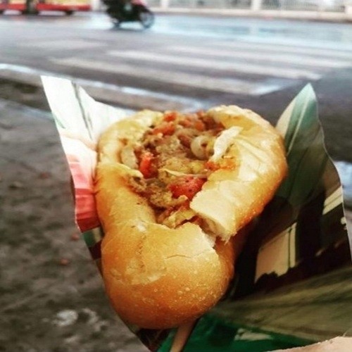 7 nua dem banh mi