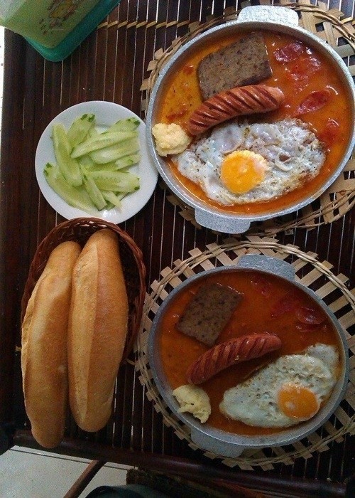 1 banh mi chao ca chua chin