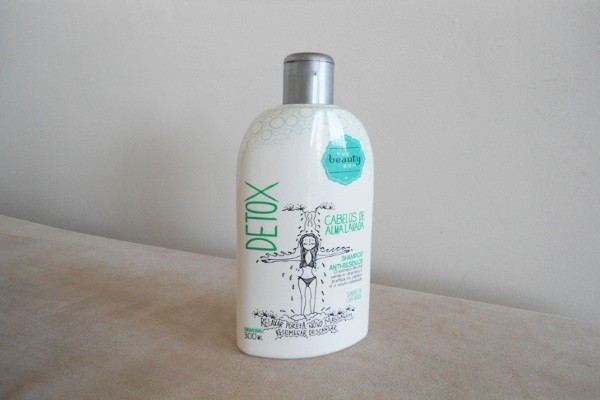 dau-goi-cho-toc-dau-redken-scalp-relief-oil-detox-shampoo