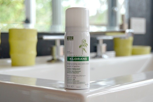 dau-goi-cho-toc-dau-klorane-gentle-dry-shampoo-with-oat-milk-