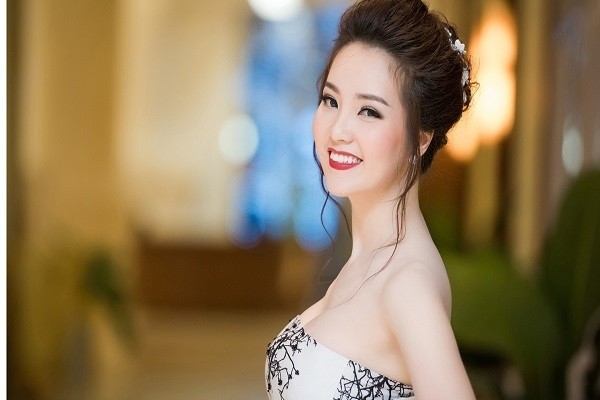 a hau thuy van