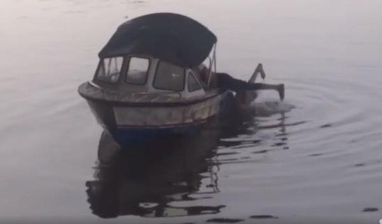 biet-ban-trai-co-vo-nu-sinh-lop-11-nhay-cau-tu-tu-1.jpg