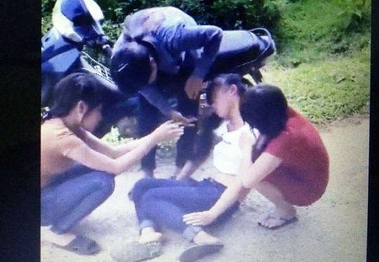 xuat-hien-clip-co-gai-tre-bi-tat-da-bat-tinh-tai-cho-7.jpg