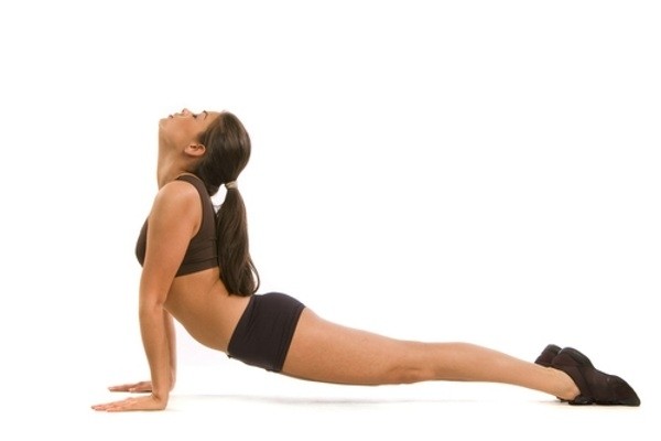 yoga-giam-mo-bung-upward-facing-dog