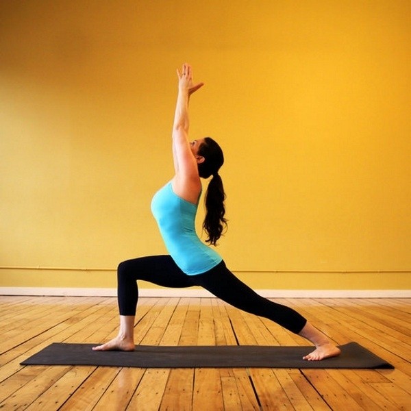 yoga-giam-mo-bung-warrior-i