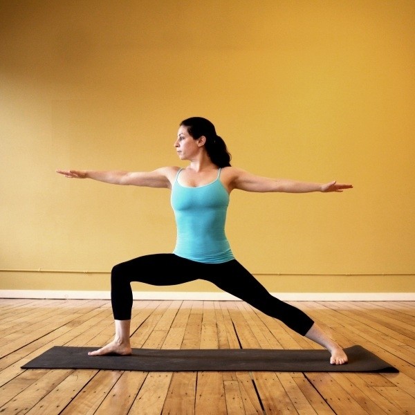 yoga-giam-mo-bung-warrior-ii